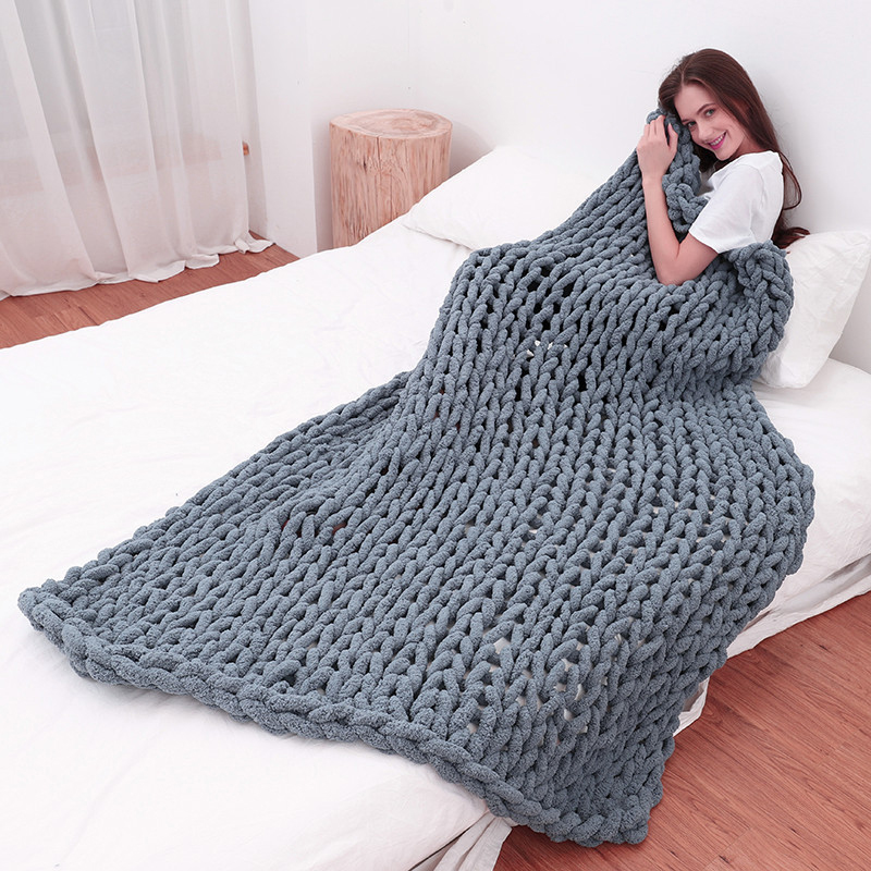 手編みの厚手の毛布、太い糸のメリノウール、ボリュームのあるニ - Throw Blanket Chunky Knit のレビューと価格